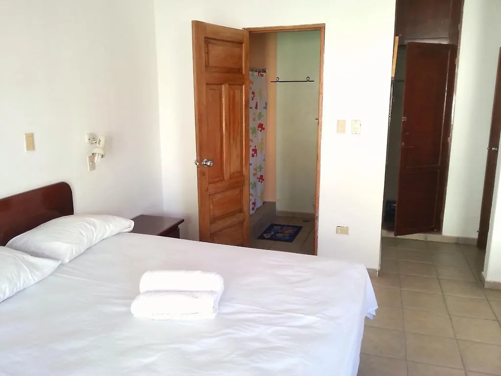 Foreigner'S Club Hotel Santo Domingo Apartment