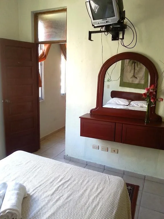 Foreigner'S Club Hotel Santo Domingo Apartment