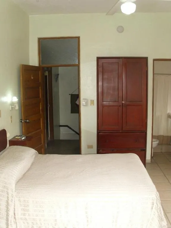 Foreigner'S Club Hotel Santo Domingo 0*,